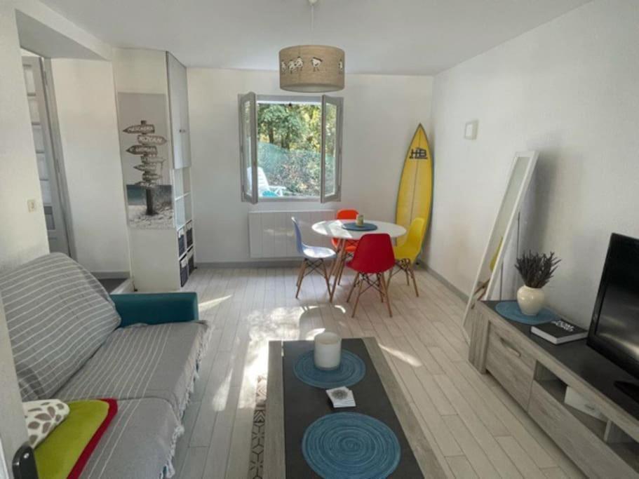Adorable petite maison à 400m de la mer Villa Saint-Georges-de-Didonne Esterno foto
