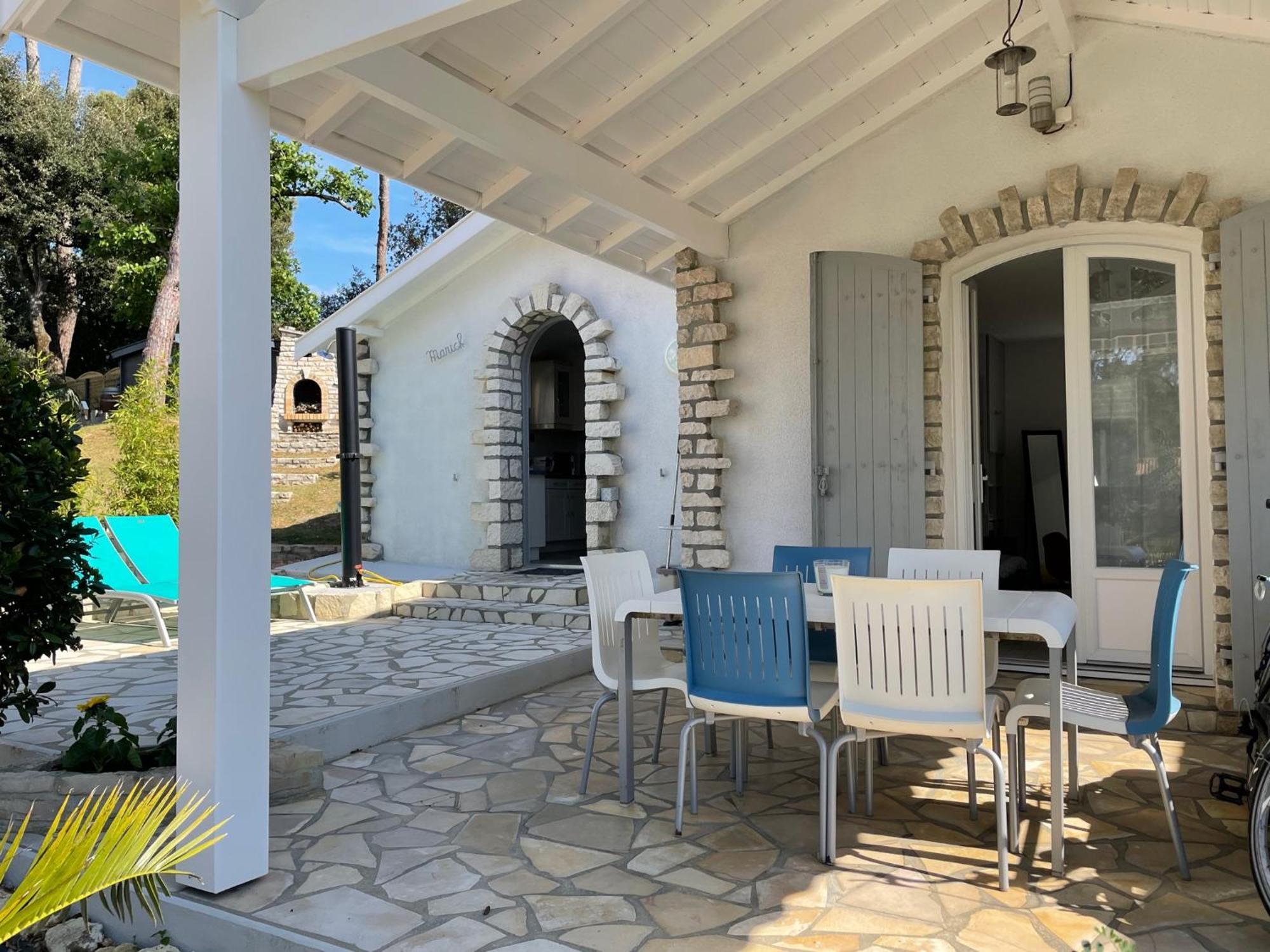 Adorable petite maison à 400m de la mer Villa Saint-Georges-de-Didonne Esterno foto