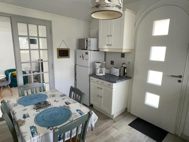 Adorable petite maison à 400m de la mer Villa Saint-Georges-de-Didonne Esterno foto